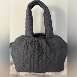 Lululemon quilted embrace tote bag